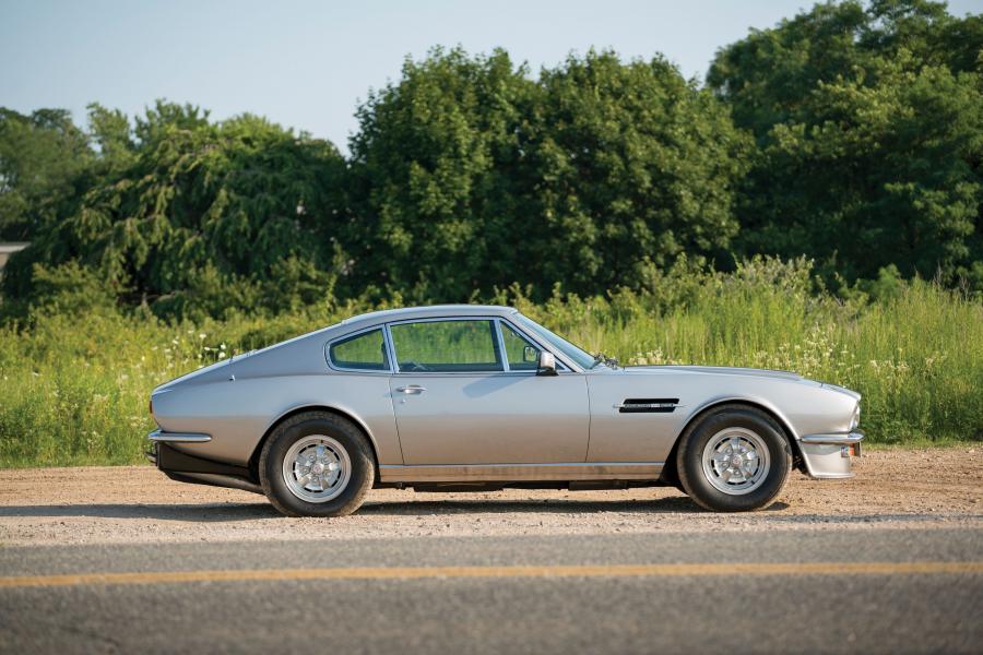  Aston Martin V8 (Series II) 1972 года  (UK) (фото 10 из 12)